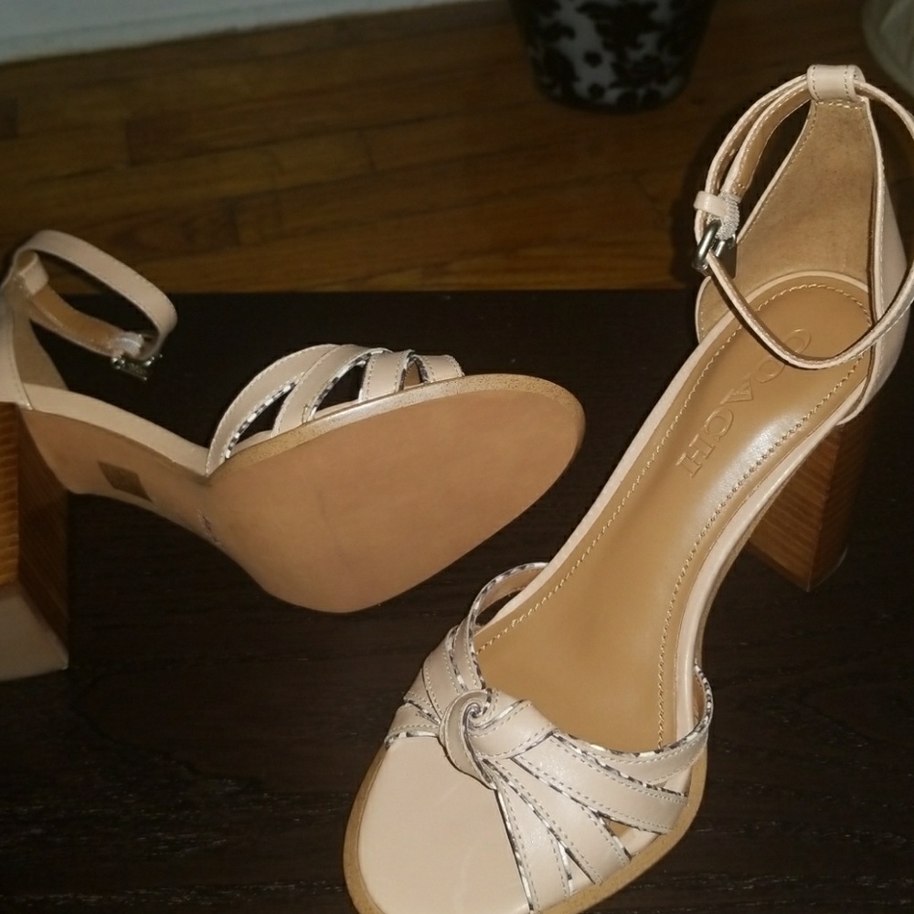 Brand New! Beautiful Leather Coach Sandals - Picture 7 of 8